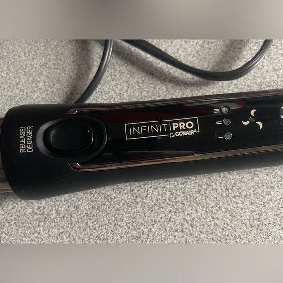 InfinitiPRO by Conair Cool Air Styler - Picture 3 of 10